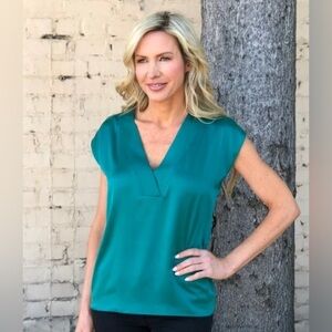 Alexander Rheese Size XS • Olivia Green Silk V-neck Blouse Top Cap Sleeve.